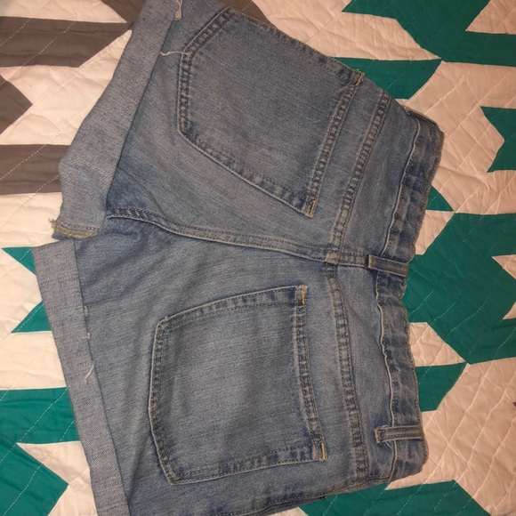 Shorts - Picture 2 of 4